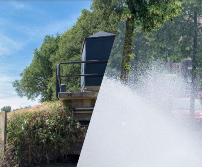 Wateroverlast op de straten met auto Amsterdam Weerproof