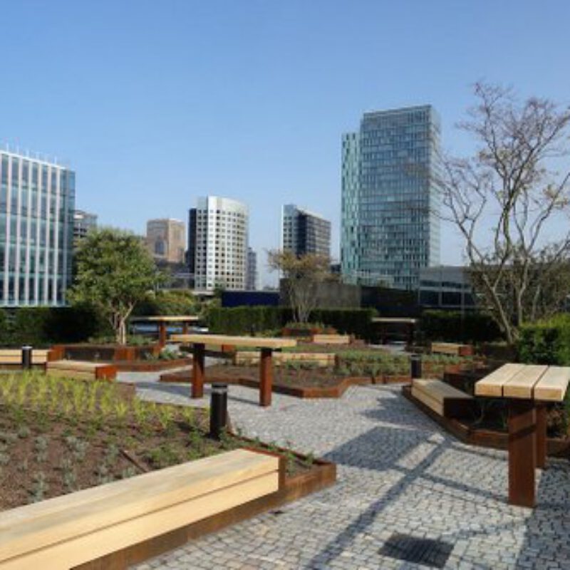 bankjes Circl groene oase op de Zuidas Amsterdam Weerproof