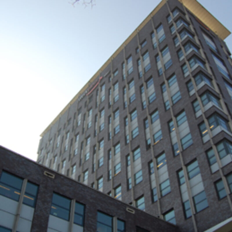 Gebouw op Jan van Galenstraat waar wc's regenwater gebruiken Amsterdam Weerproof