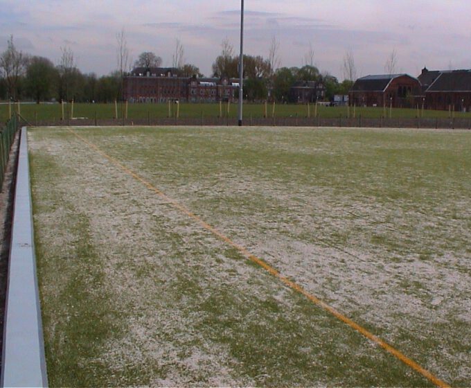 Waterberging onder korfbalveld Amsterdam Weerproof