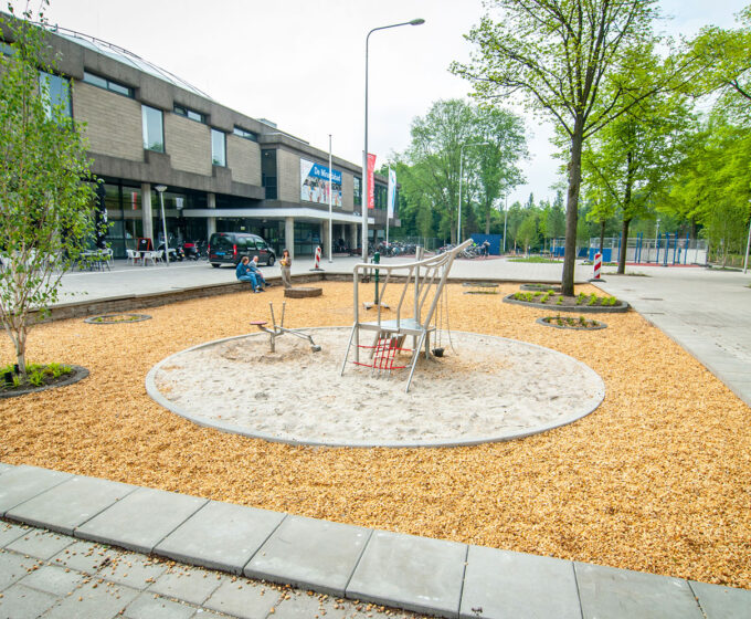 Grind speeltuin die vol kan lopen met regenwater bij extreme neerslag Amsterdam Weerproof