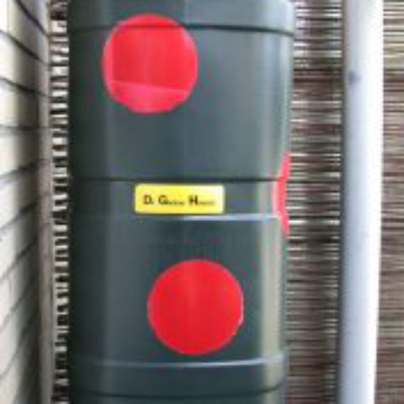 Regenton op balkon met stippen voor regenopvang Amsterdam Weerproof