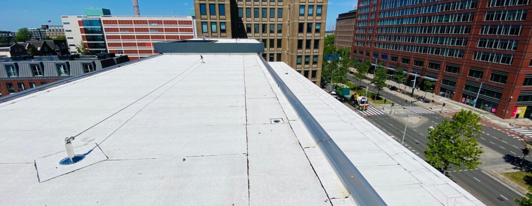 Wit dak op Wibautstraat tegen hitte Amsterdam Weerproof