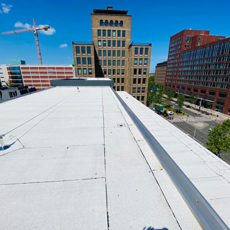 Wit dak op Wibautstraat tegen hitte Amsterdam Weerproof