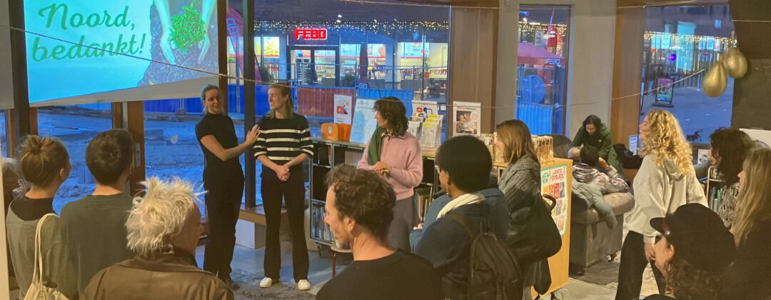 Noorderhuldiging in OBA van der Pek voor het NK Tegelwippen Amsterdam Weerproof