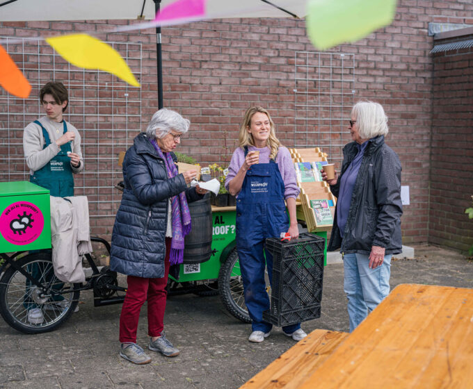 Weerproof bakfiets bij Onze Straat actie in Amsterdam Zuidoost